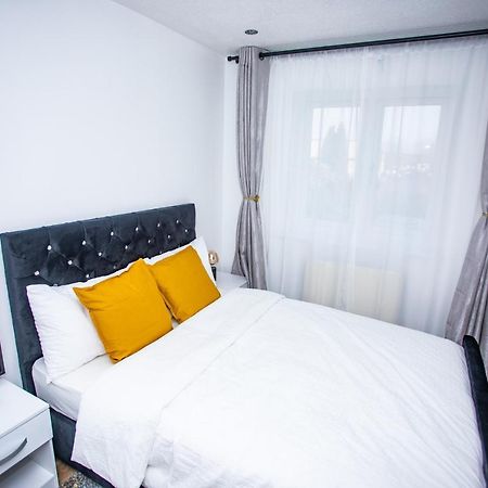 La Vida In Casa Hotel Thamesmead  Екстериор снимка
