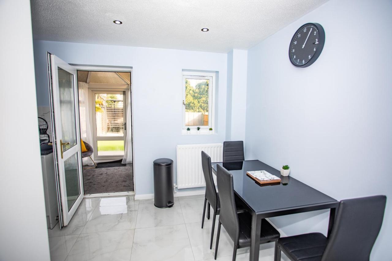 La Vida In Casa Hotel Thamesmead  Екстериор снимка