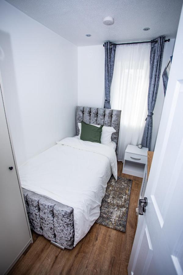 La Vida In Casa Hotel Thamesmead  Екстериор снимка